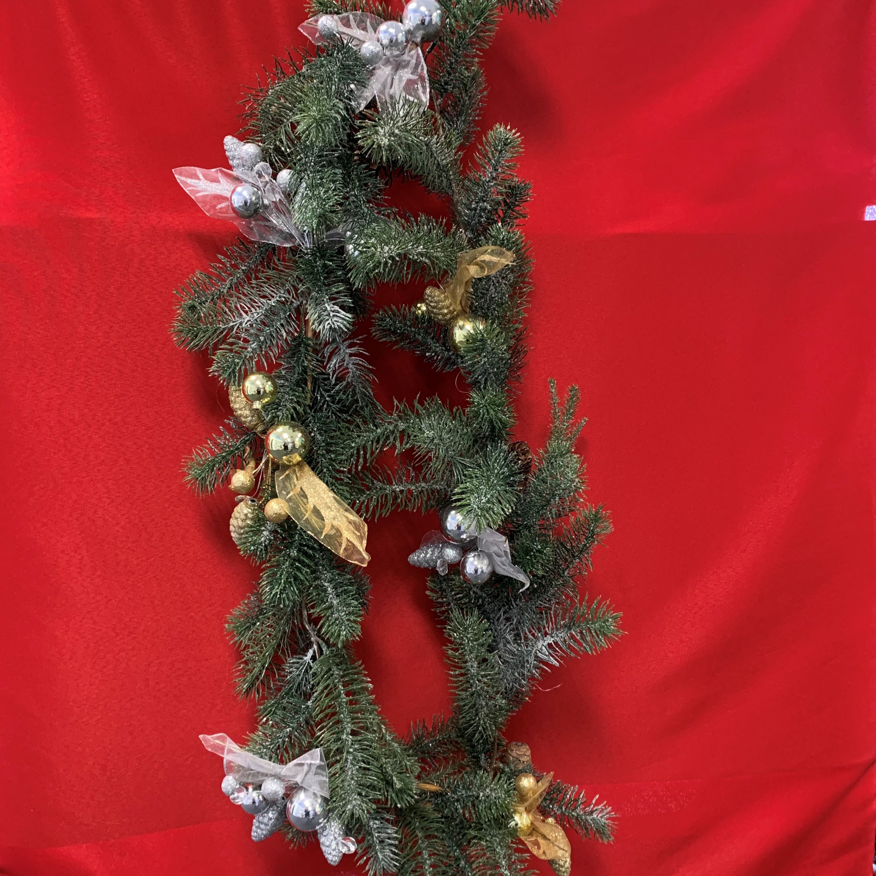 GARLAND FROSTED WITH PICS